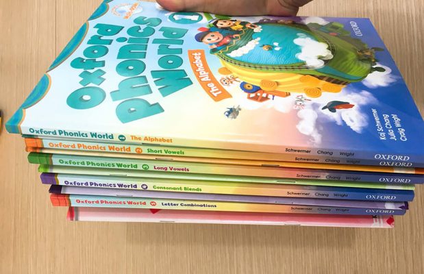 Bộ 2 Cuốn Oxford Phonics World 4 - Student Book + Workbook